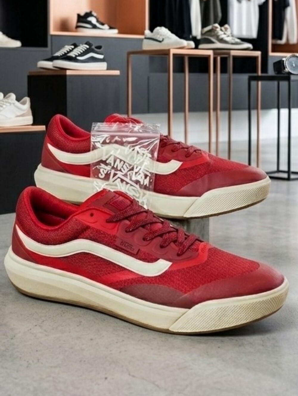 Vans Ultrarange 2.0 RW Red Marshmallow Men’s 11.5 Women’s 13